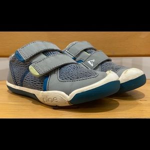 Boys PLAE TY Sneakers size 10